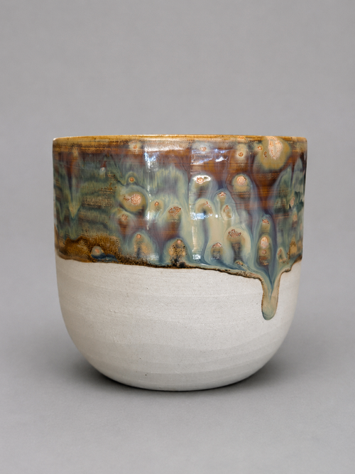 Being normal performatively hug mug